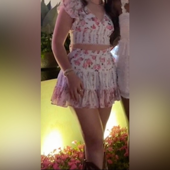 Floral Ruffle Set - Picture 5 of 5